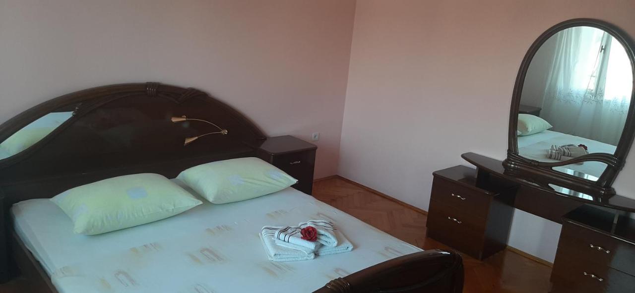 Apartment Vana Trogir Exteriör bild